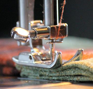 Service retoucherie dans votre laverie automatique rue Jouffroy d'Abbans 75017 Paris